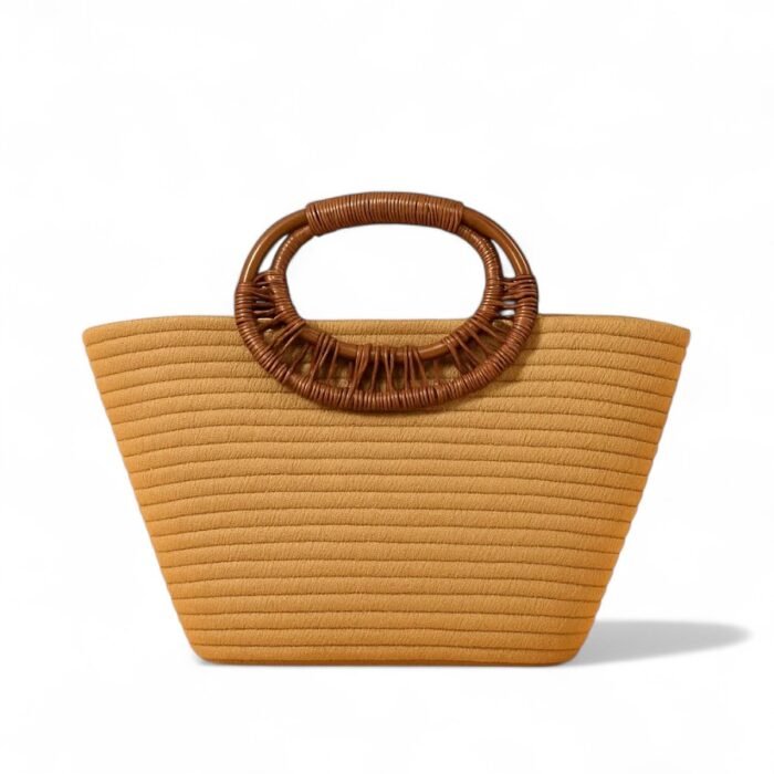 Emilia-Camel-portada-fondo-blanco Emilia-Camel-portada-fondo-blanco