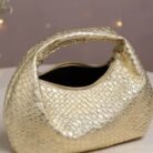 generation-f0e17c2d-f108-4ca3-831a-9aa917b3739a-Photoroom